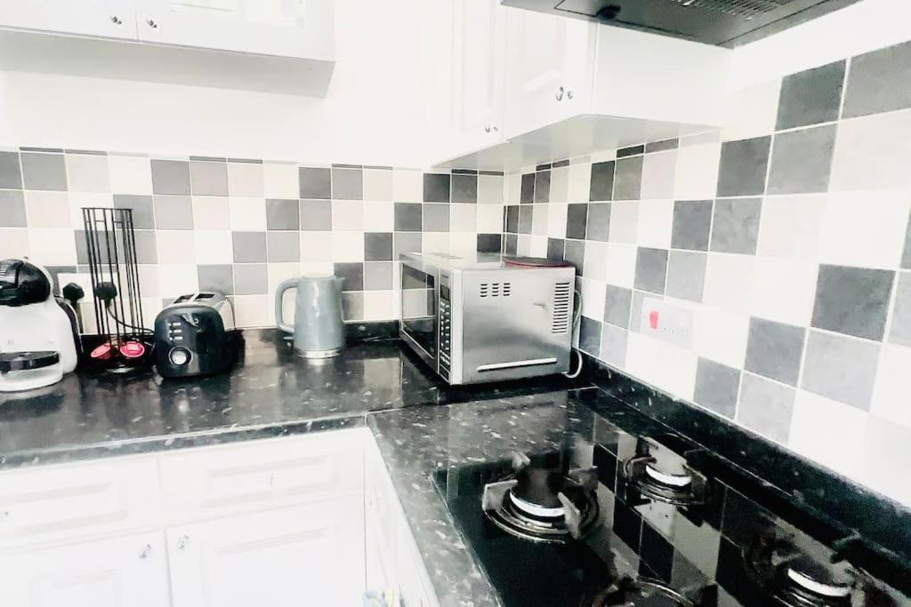 Amazing Location - City Of London- 2 Bedroom Stunning Canal View House With Private Garden,Parking & Balcony Extérieur photo