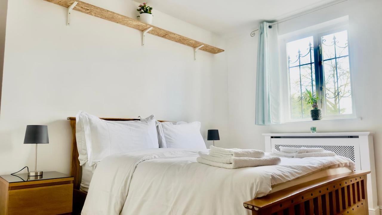 Amazing Location - City Of London- 2 Bedroom Stunning Canal View House With Private Garden,Parking & Balcony Extérieur photo
