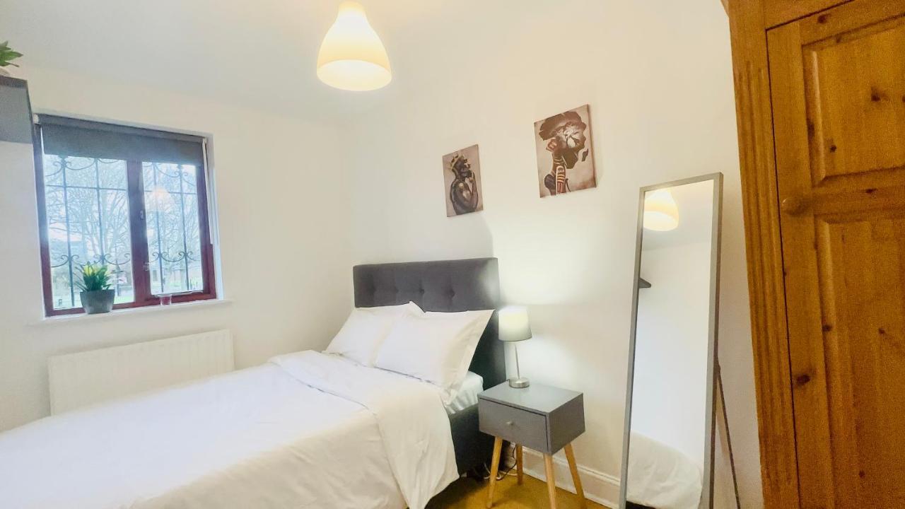 Amazing Location - City Of London- 2 Bedroom Stunning Canal View House With Private Garden,Parking & Balcony Extérieur photo