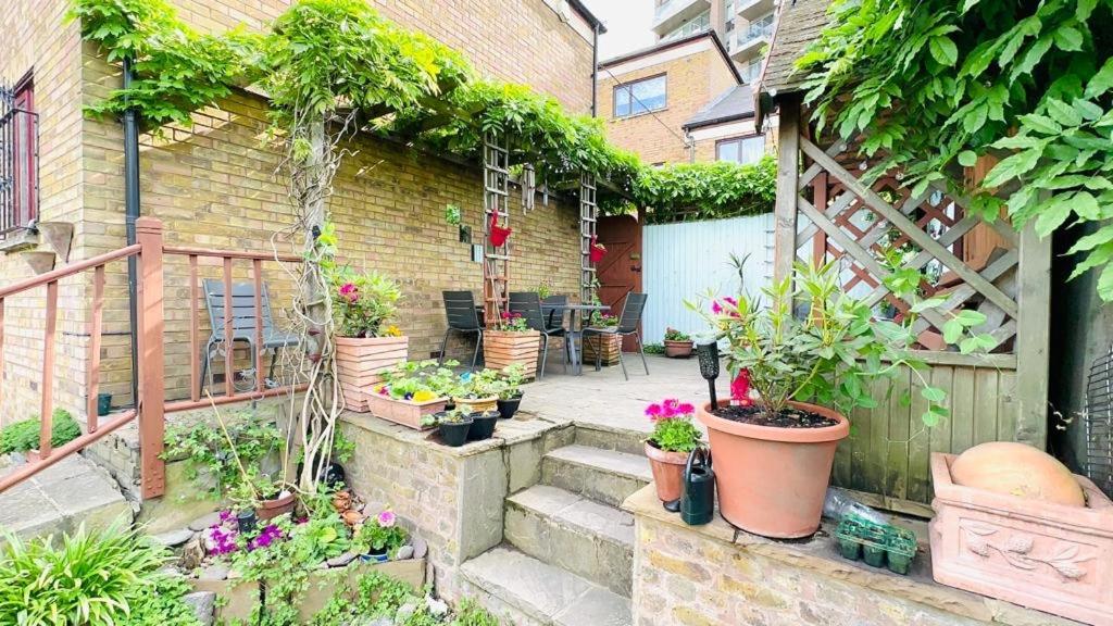 Amazing Location - City Of London- 2 Bedroom Stunning Canal View House With Private Garden,Parking & Balcony Extérieur photo