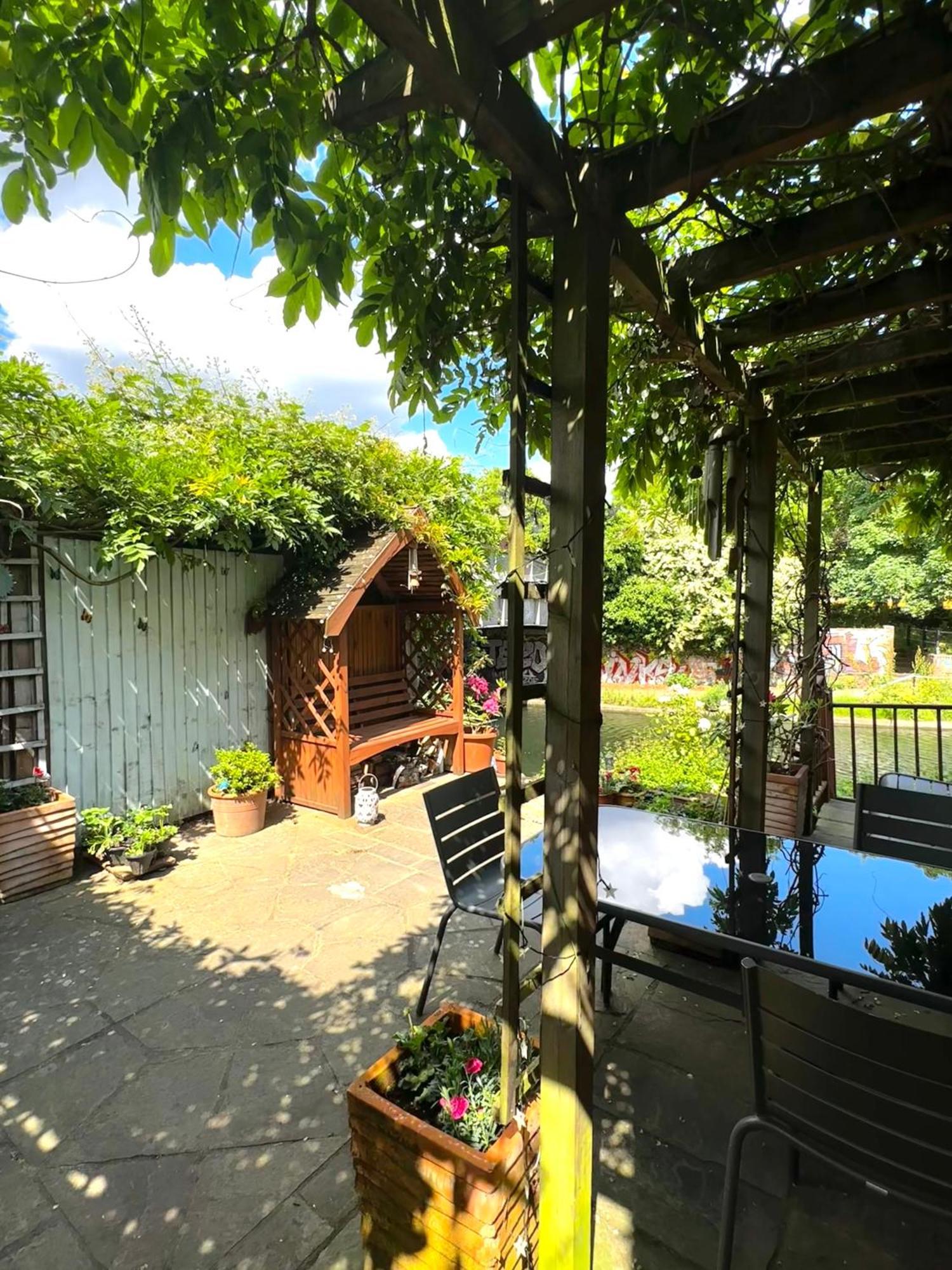 Amazing Location - City Of London- 2 Bedroom Stunning Canal View House With Private Garden,Parking & Balcony Extérieur photo